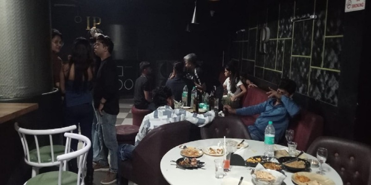 रायपुर : रात 12 बजे के बाद नहीं खुलेंगे होटल-ढाबे, क्लब और रेस्टोरेंट, प्रशासन ने जारी किया नोटिस