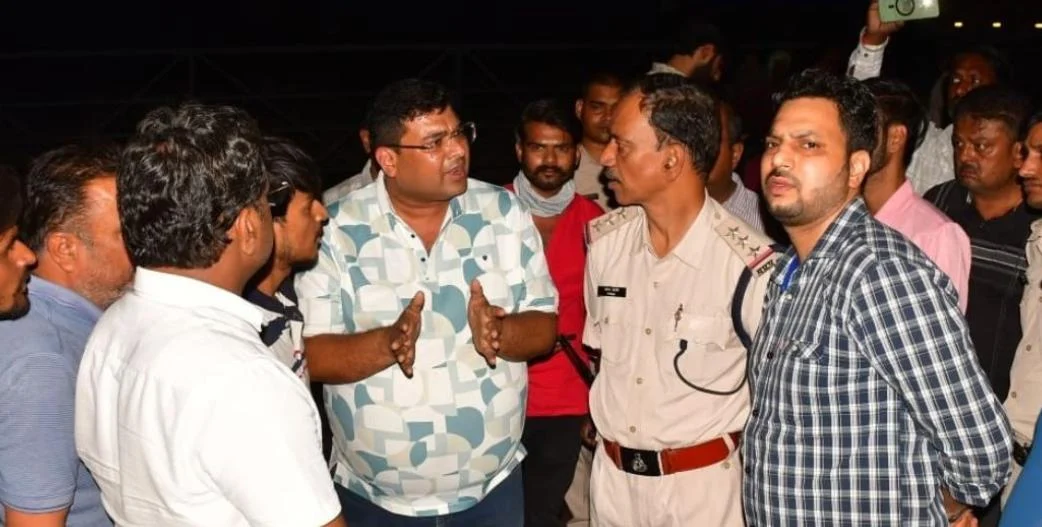 सॉल्वेंट प्लांट का बॉयलर फटा, मशीन ऑपरेटर जिंदा जला, 5 मजदूर झुलसे