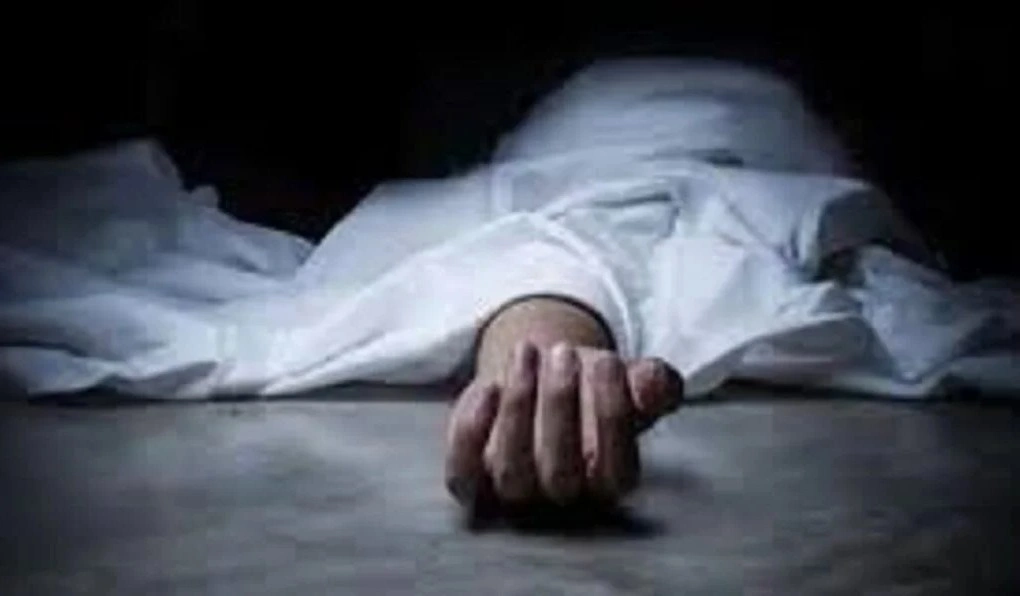 टिकरापारा के किराए के मकान में मची सनसनी, आत्महत्या की आशंका; पुलिस और एफएसएल जांच में जुटी